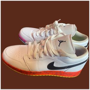 jordan’s slightly worn size 7